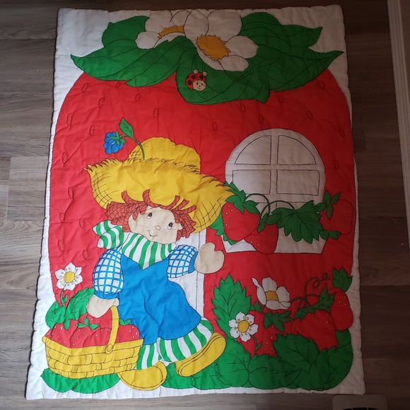 Vintage Bedding Vtg Handmade Strawberry Shortcake Crib Quilt Baby